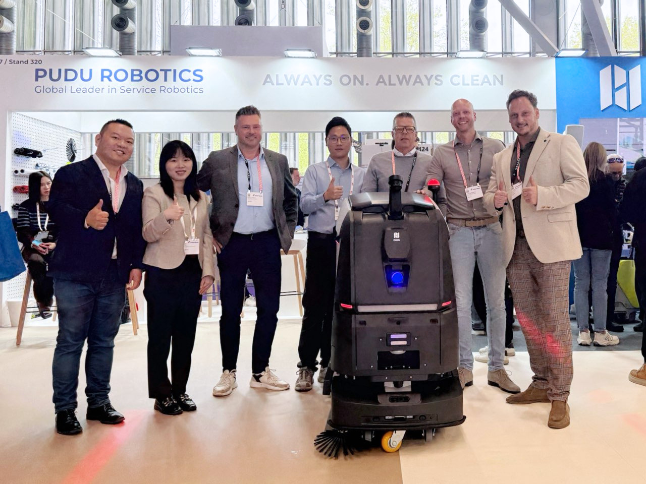 普渡机器人与荷兰领先清洁服务商Gom达成战略合作，BG1系列落地欧洲市场